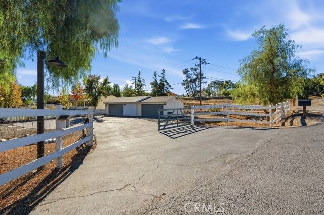 24765 Las Flores Drive, Canyon Lake, CA 92587