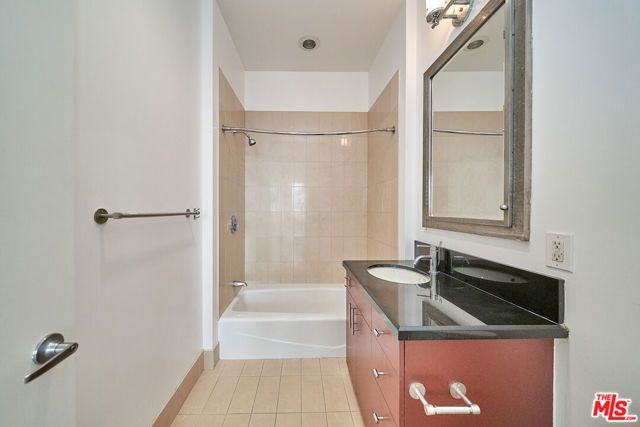 3810 Wilshire Boulevard 1708, Los Angeles, CA 90010