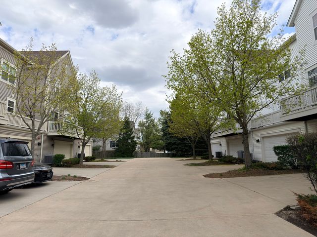 1235 Tuscany Drive, Streamwood, IL 60107