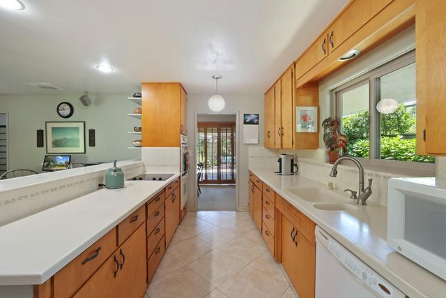 2406 Kenmore Ct, Modesto, CA 95350