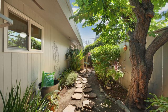 2406 Kenmore Ct, Modesto, CA 95350