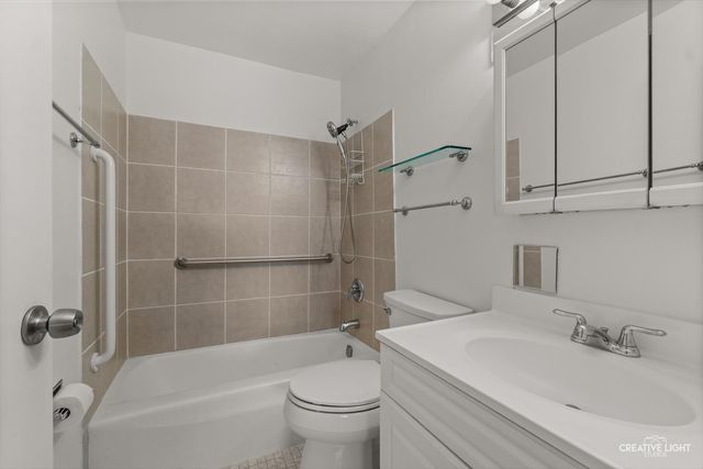 4721 ST. JOSEPH CREEK Street 2-H, Lisle, IL 60532