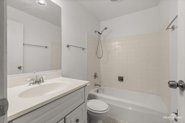 4721 ST. JOSEPH CREEK Street 2-H, Lisle, IL 60532