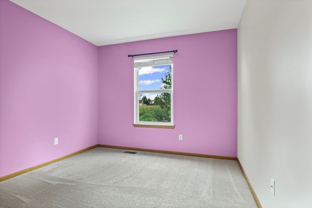 42 W Auburndale Avenue, Cortland, IL 60112