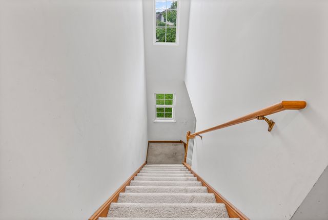 42 W Auburndale Avenue, Cortland, IL 60112