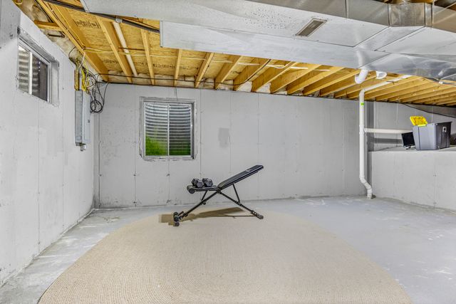 42 W Auburndale Avenue, Cortland, IL 60112