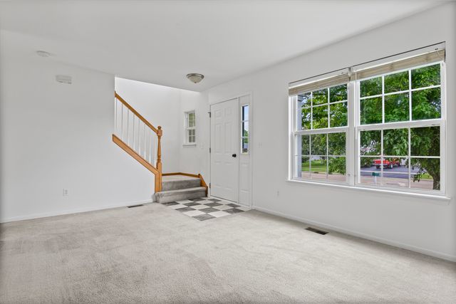 42 W Auburndale Avenue, Cortland, IL 60112