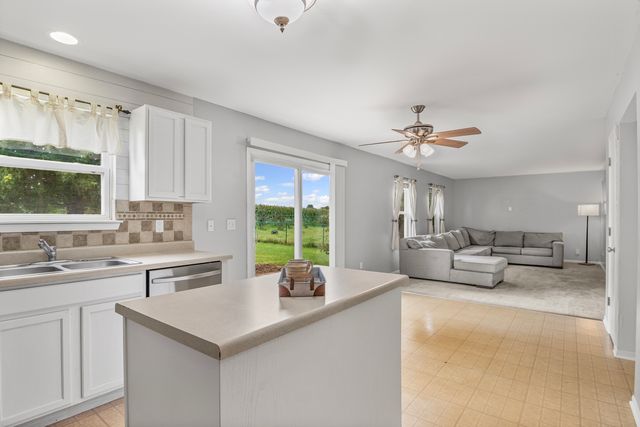 42 W Auburndale Avenue, Cortland, IL 60112