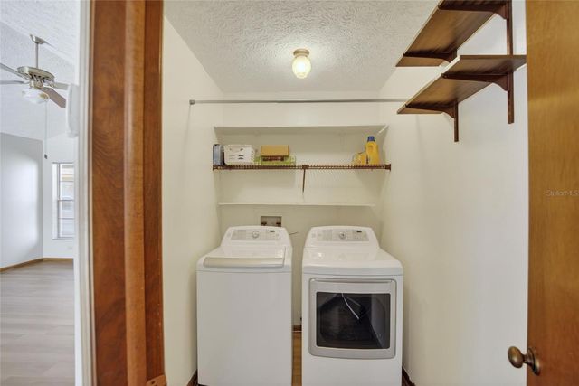 4207 SPRING WAY CIRCLE, Valrico, FL 33596