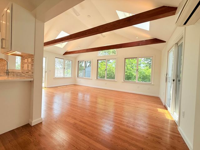 2 Tinys Way, Provincetown, MA 02657