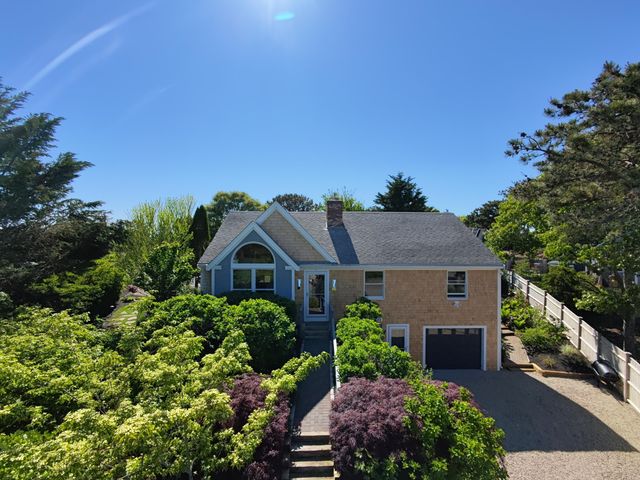 2 Tinys Way, Provincetown, MA 02657