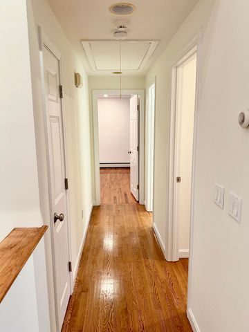 2 Tinys Way, Provincetown, MA 02657