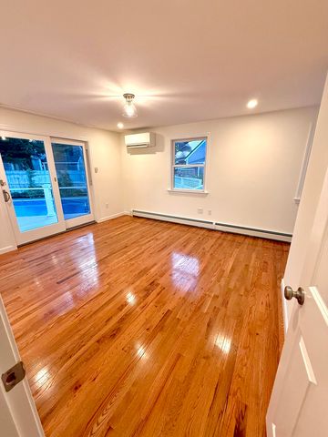 2 Tinys Way, Provincetown, MA 02657