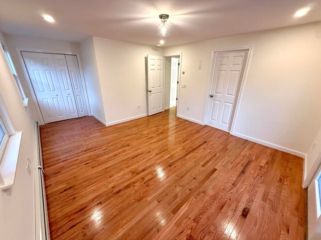 2 Tinys Way, Provincetown, MA 02657