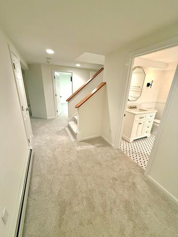 2 Tinys Way, Provincetown, MA 02657