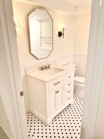 2 Tinys Way, Provincetown, MA 02657