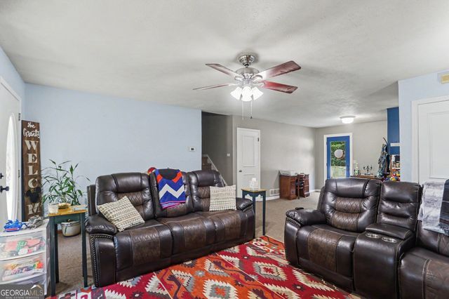 150 Aspen Lake Drive E, Newnan, GA 30263