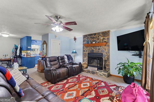 150 Aspen Lake Drive E, Newnan, GA 30263