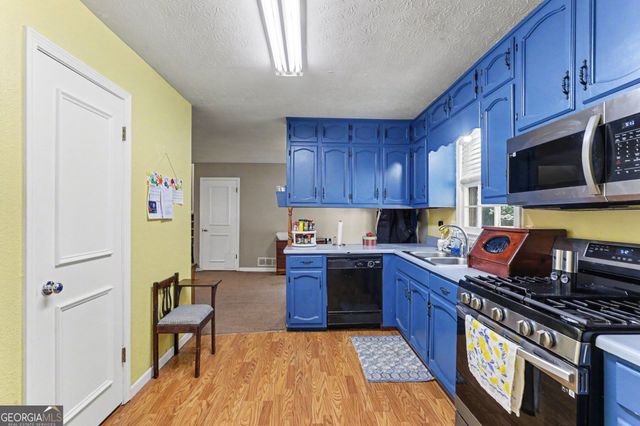 150 Aspen Lake Drive E, Newnan, GA 30263