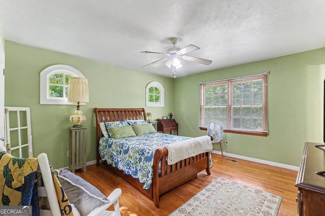 150 Aspen Lake Drive E, Newnan, GA 30263