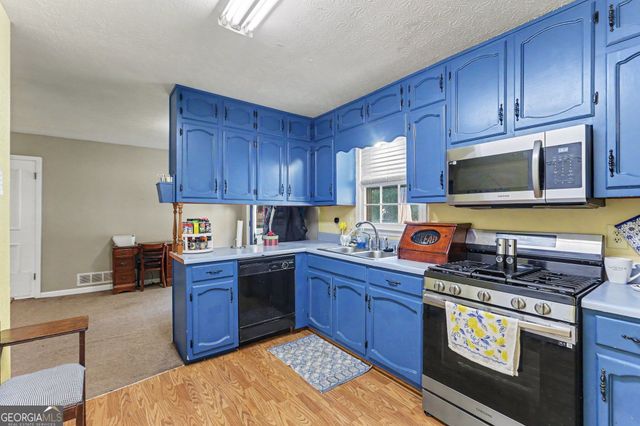 150 Aspen Lake Drive E, Newnan, GA 30263