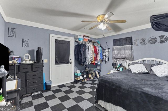 150 Aspen Lake Drive E, Newnan, GA 30263
