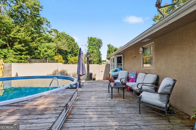 150 Aspen Lake Drive E, Newnan, GA 30263