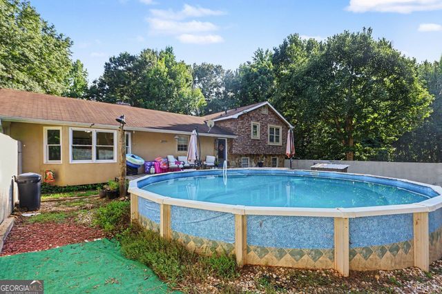 150 Aspen Lake Drive E, Newnan, GA 30263