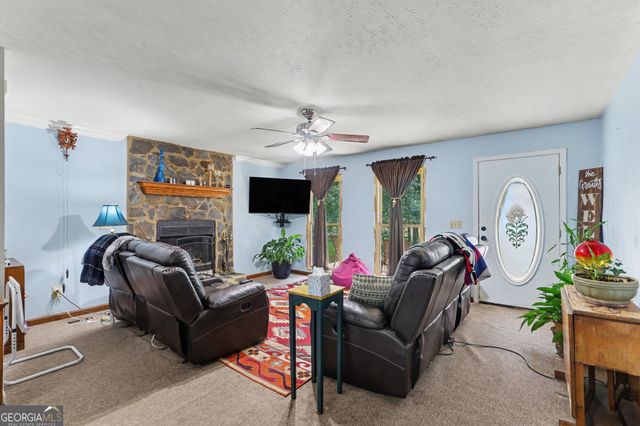 150 Aspen Lake Drive E, Newnan, GA 30263