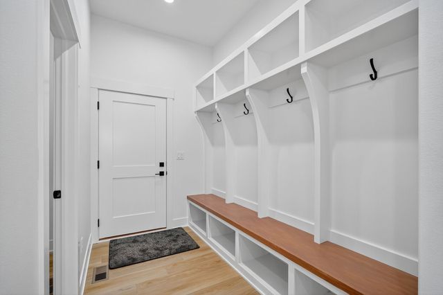 270 NW Montego Court, Waukee, IA 50263