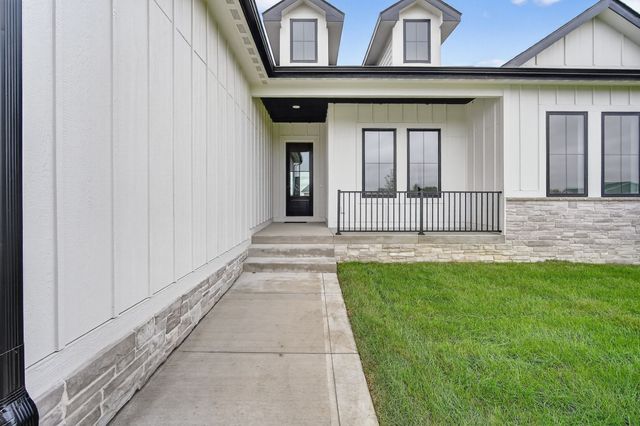 270 NW Montego Court, Waukee, IA 50263