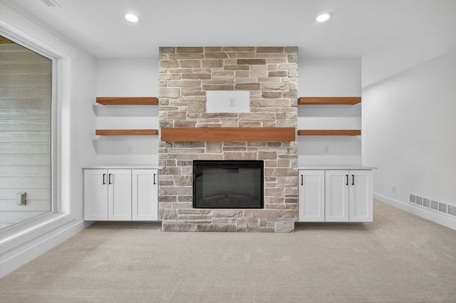 270 NW Montego Court, Waukee, IA 50263