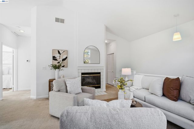 5245 Tacoma Cmn, Fremont, CA 94555