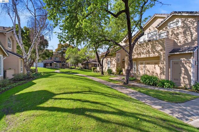 5245 Tacoma Cmn, Fremont, CA 94555