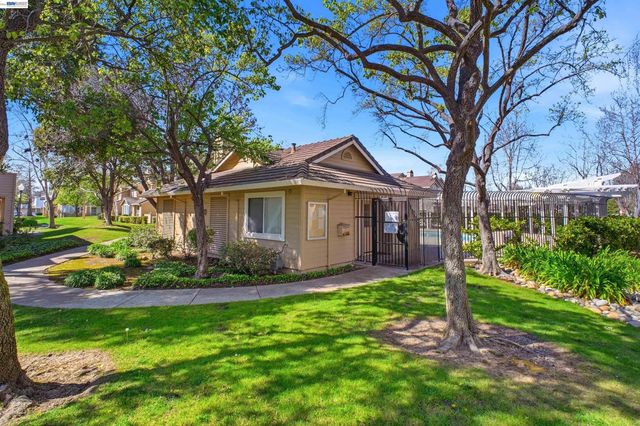 5245 Tacoma Cmn, Fremont, CA 94555