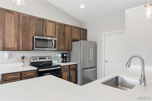 1100 Slapshot Drive, Foristell, MO 63348