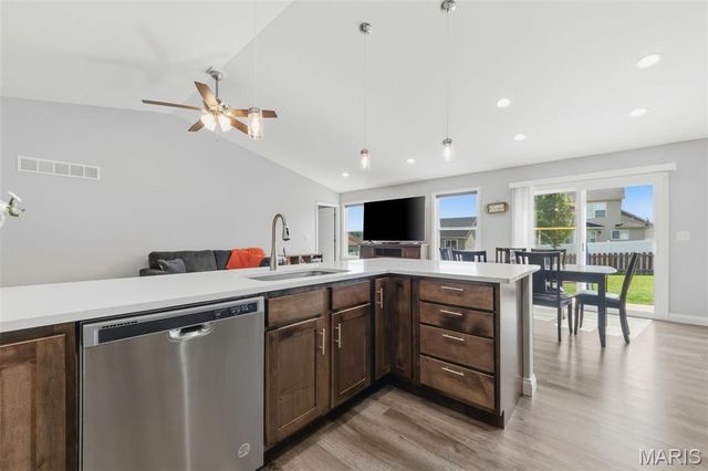 1100 Slapshot Drive, Foristell, MO 63348