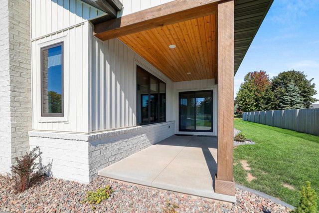 441 RIVERVIEW RIDGE PLACE, Combined Locks, WI 54113