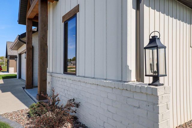 441 RIVERVIEW RIDGE PLACE, Combined Locks, WI 54113