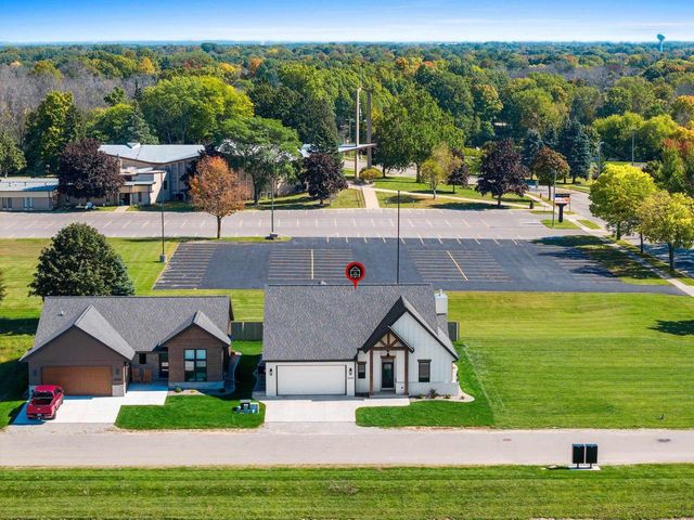 441 RIVERVIEW RIDGE PLACE, Combined Locks, WI 54113