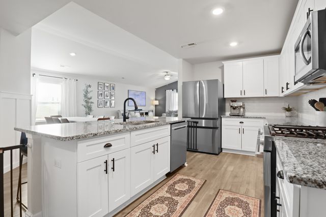 2412 Alberto Dr, Murfreesboro, TN 37127