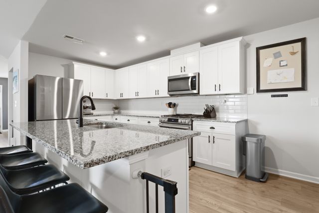 2412 Alberto Dr, Murfreesboro, TN 37127