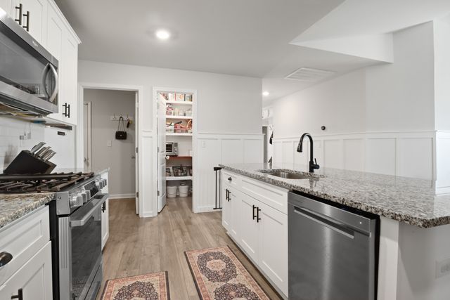 2412 Alberto Dr, Murfreesboro, TN 37127