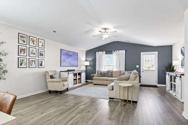 2412 Alberto Dr, Murfreesboro, TN 37127