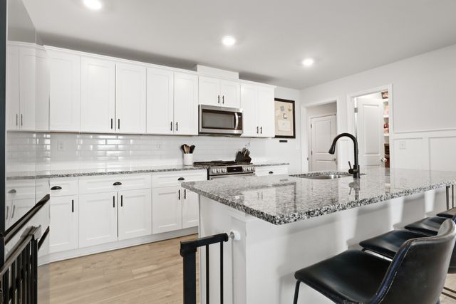 2412 Alberto Dr, Murfreesboro, TN 37127