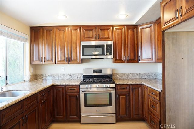 19584 Shadow Glen Circle, Porter Ranch, CA 91326
