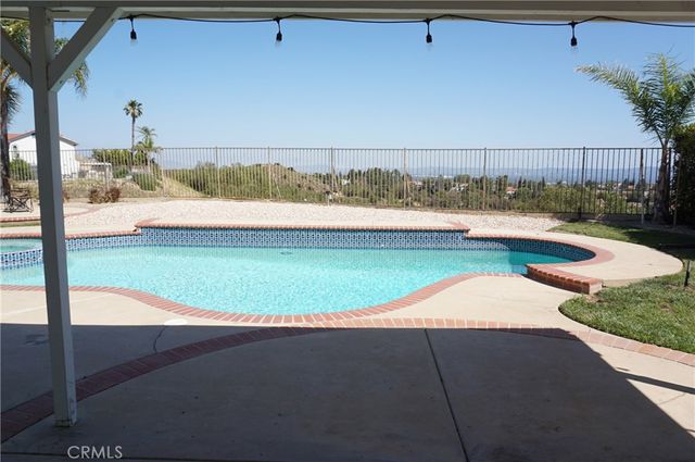 19584 Shadow Glen Circle, Porter Ranch, CA 91326