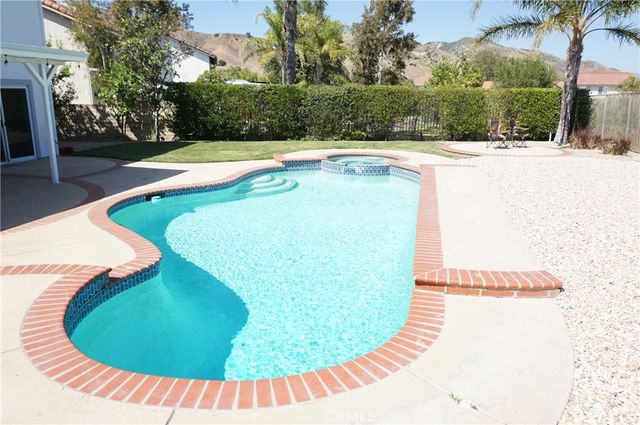 19584 Shadow Glen Circle, Porter Ranch, CA 91326