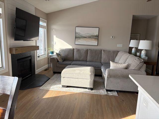 432 Mill Ridge Road 432, Clinton, IA 52732