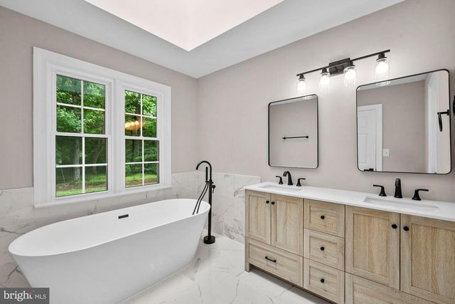 3272 HISTORY DR, Oakton, VA 22124